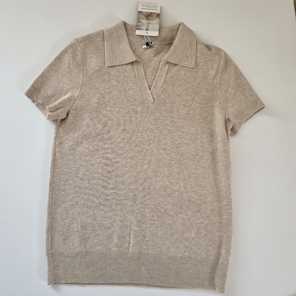 Arach & Cloz Collared Short Sleeve Cream Color Light Sweater Size Medium NWT